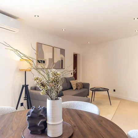Modern 2br View Rocha *
